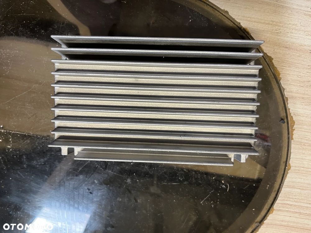 BMW WZMACNIACZ HI FI 9233728 F01 F02