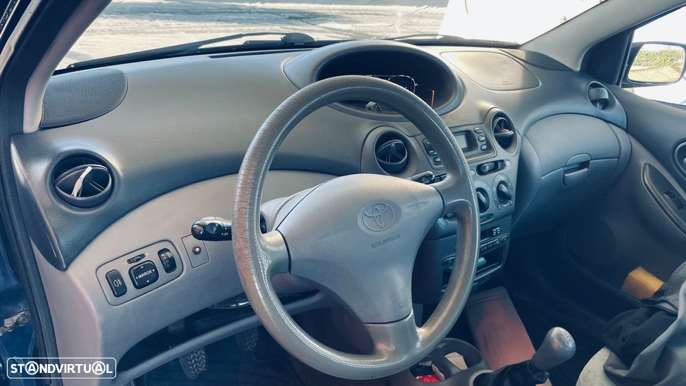 Toyota Yaris 1.0 Base - 6