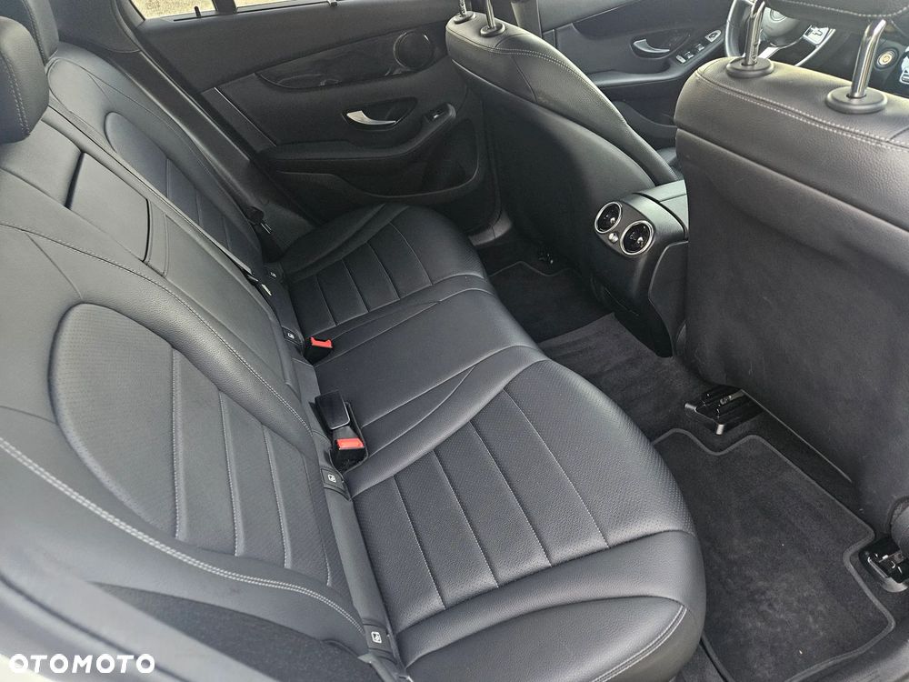 Mercedes-Benz GLC 220 d 4Matic 9G-TRONIC - 23