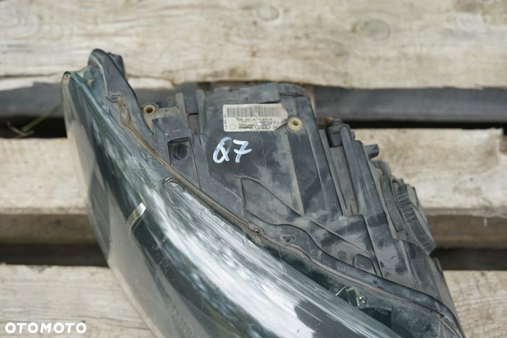 Lampa przód przedni prawa Audi Q7 4L 4L0991004C Anglik - 2