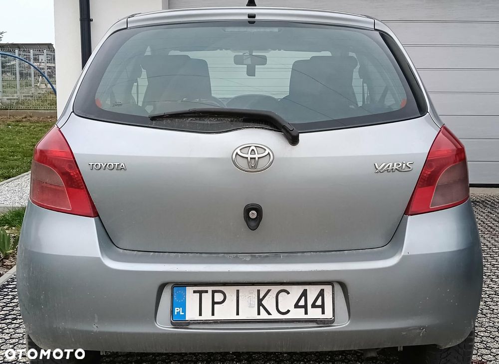Toyota Yaris 1.3 Luna - 4
