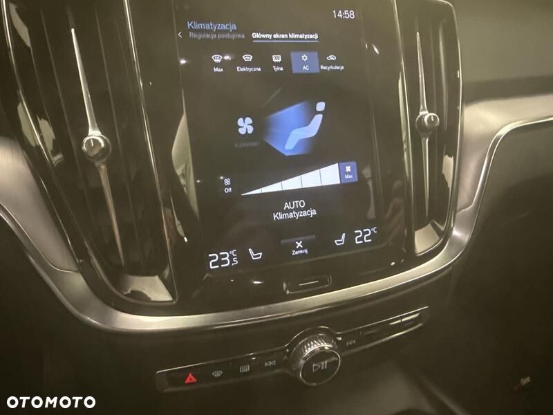 Volvo V60 Cross Country B5 B AWD - 16
