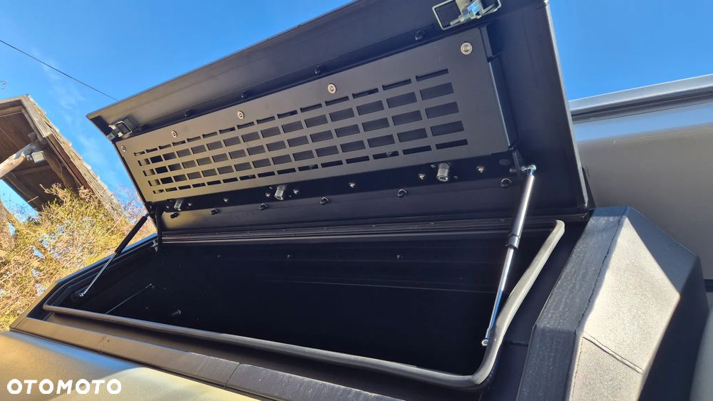 Toyota Hilux 2.5 D-4D SR5 - 18