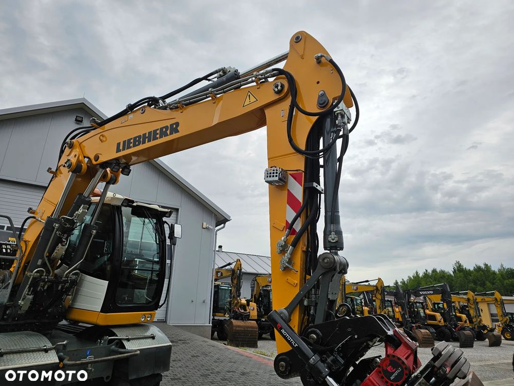 Liebherr A 916 - 27