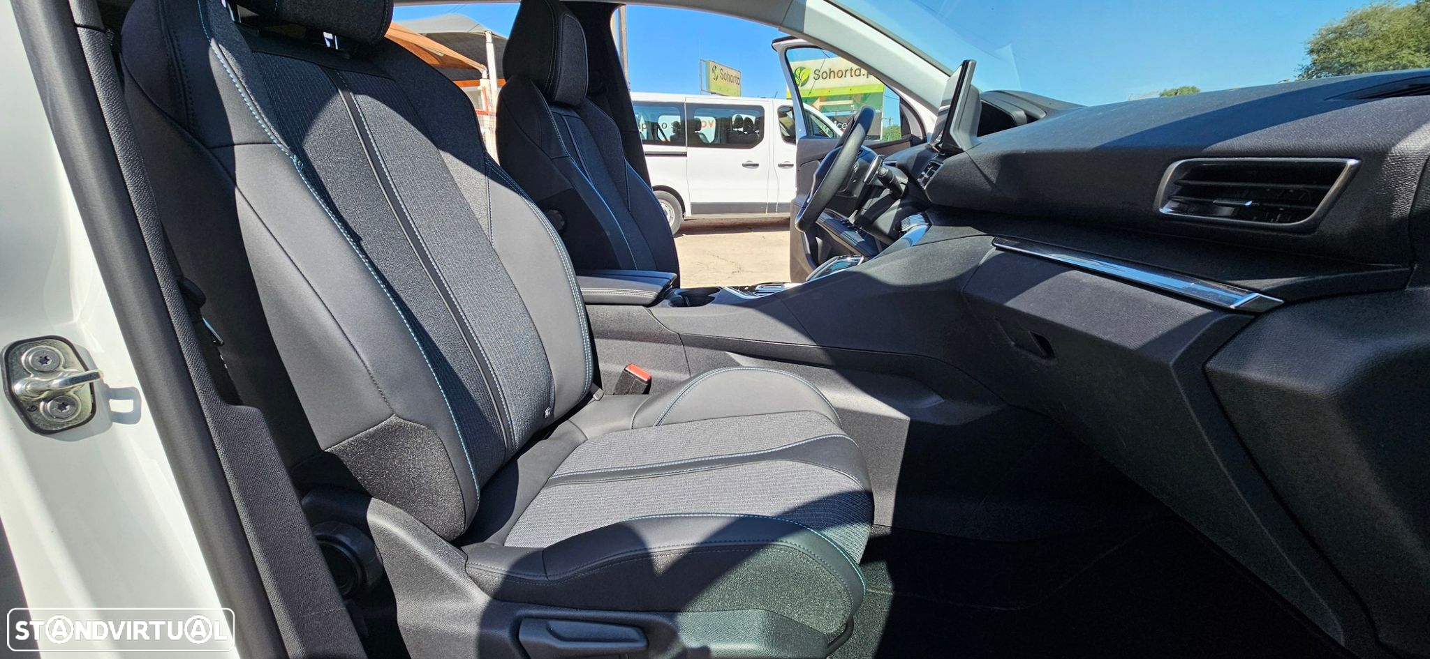 Peugeot 3008 1.6 Hybrid Allure e-EAT8 - 16