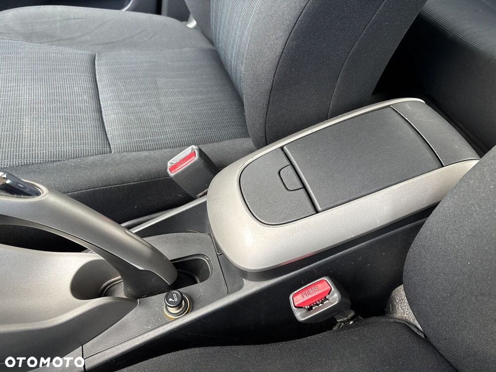 Toyota Auris 1.6 VVT-i Premium - 22