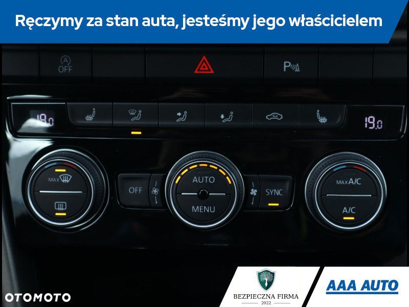 Volkswagen T-Roc - 16