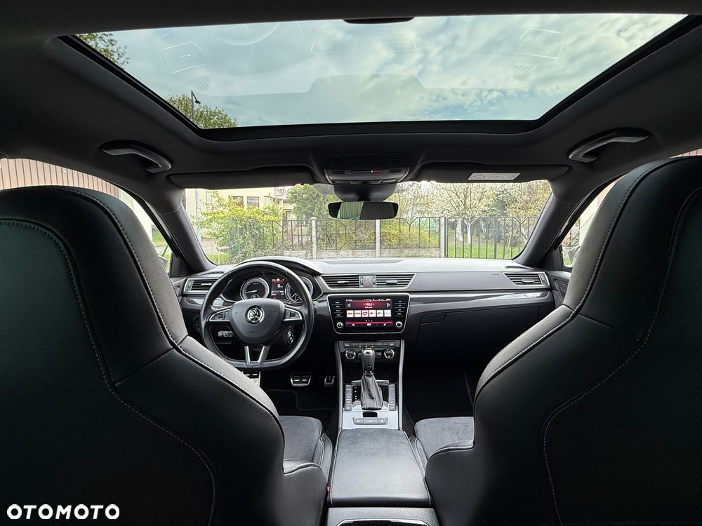 Skoda Superb 2.0 TDI Sportline DSG - 8