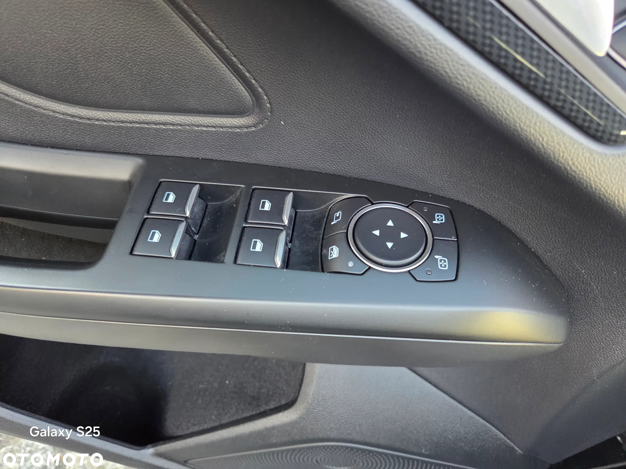 Ford Focus 1.0 EcoBoost Hybrid ST-LINE - 18