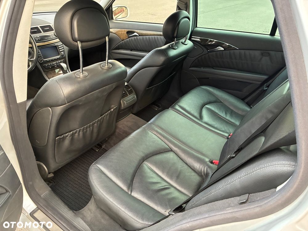 Mercedes-Benz Klasa E 320 CDI T Avantgarde - 19