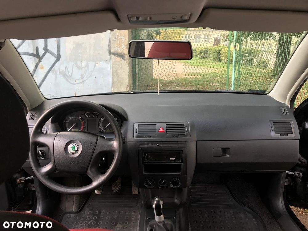 Skoda Fabia 1.4 16V Classic + - 4