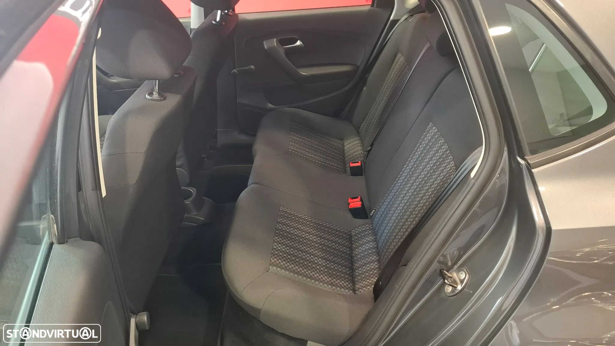 VW Polo 1.4 TDi BlueMotion - 19