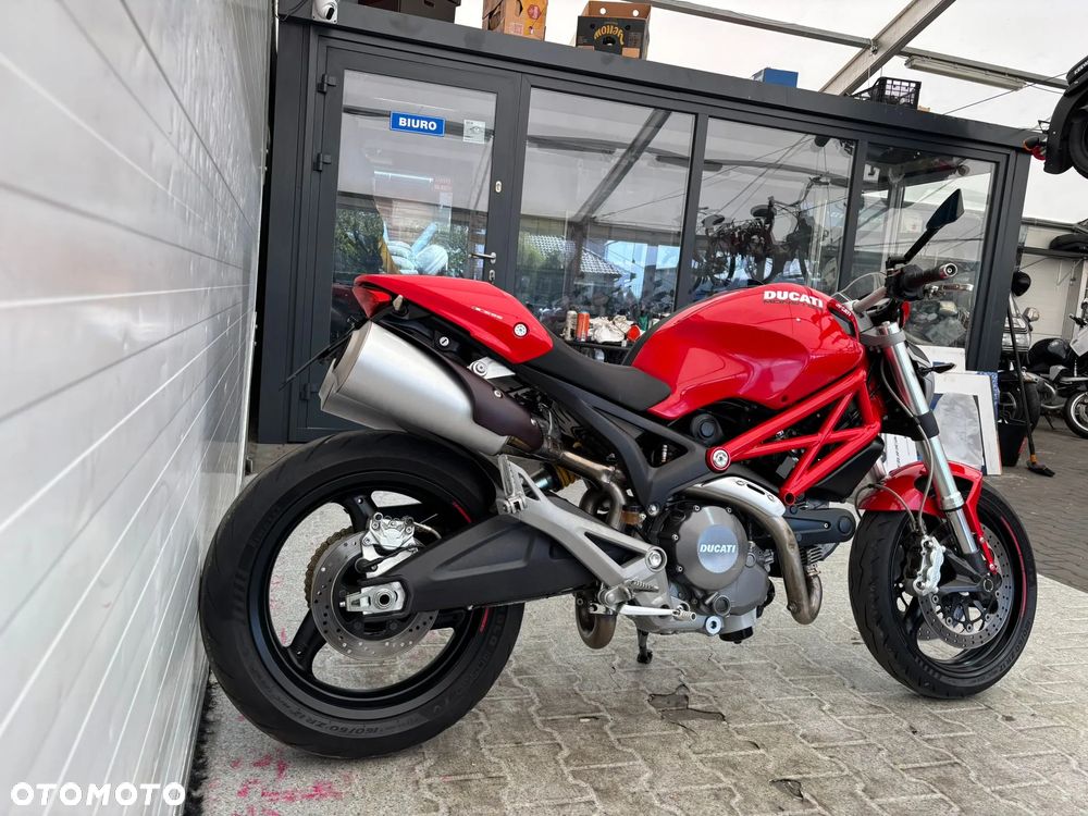 Ducati Monster - 10