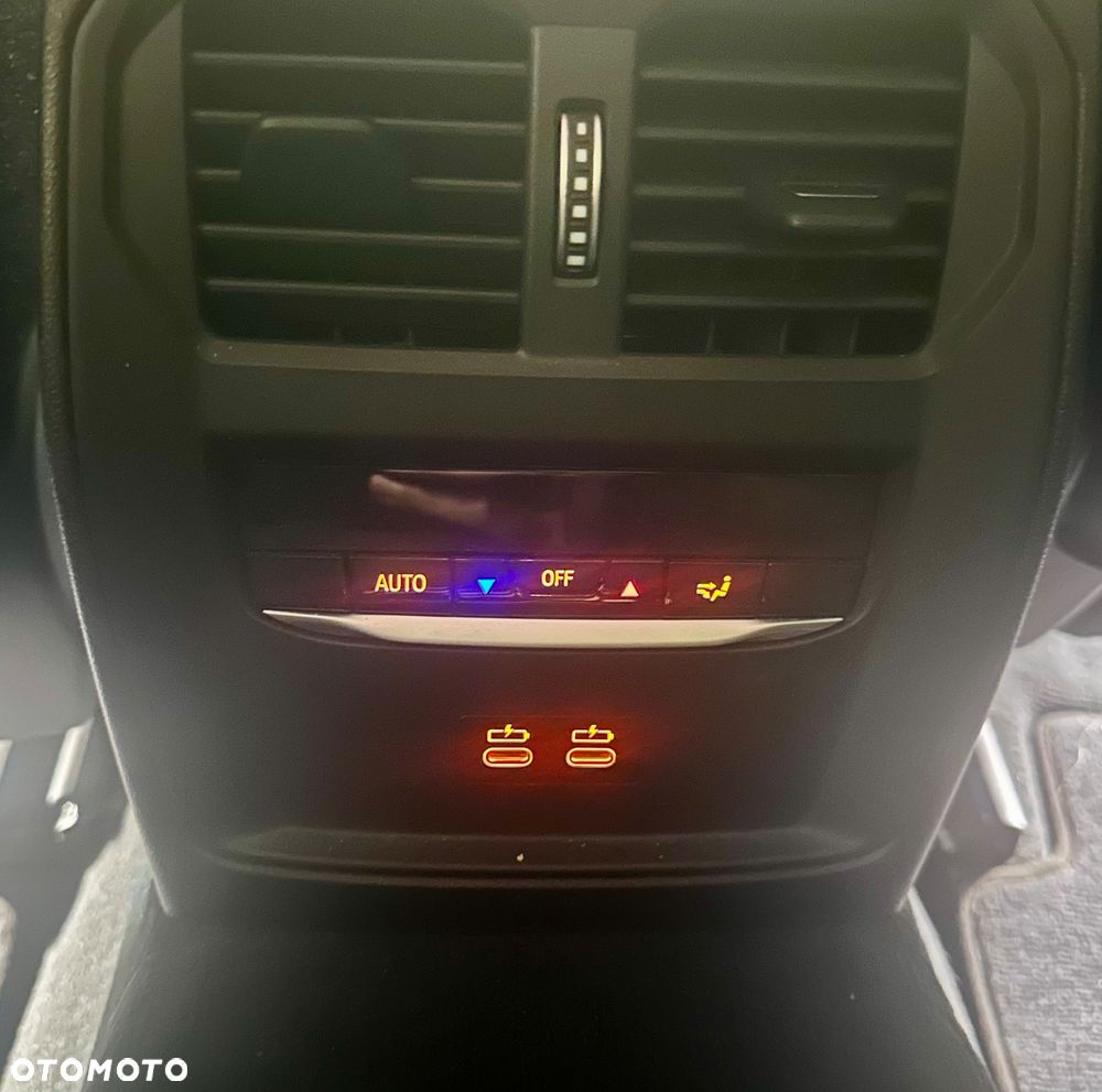 BMW Seria 3 318i M Sport - 12