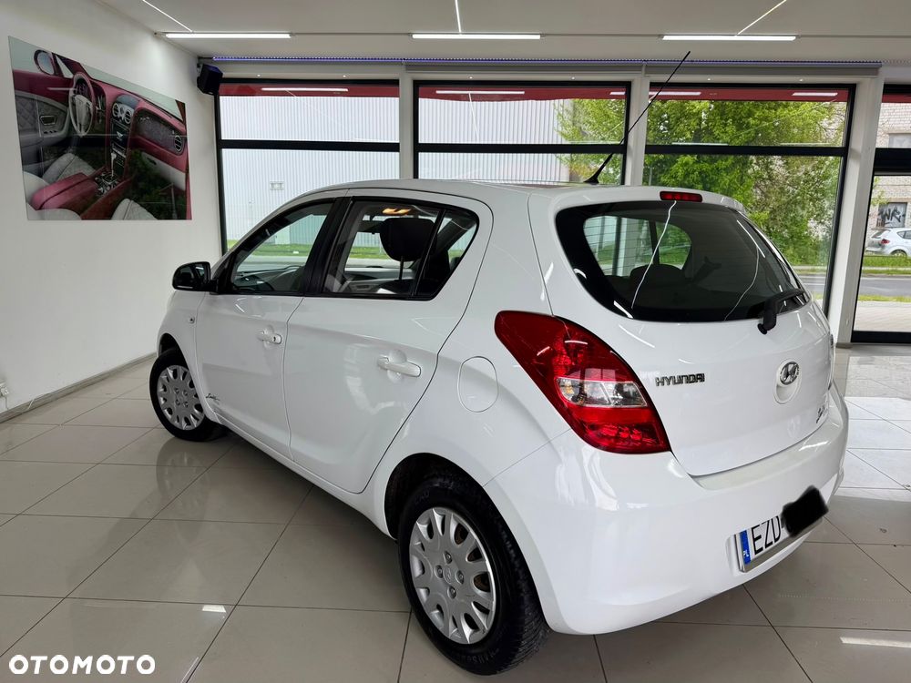 Hyundai i20 1.2 Classic + - 29