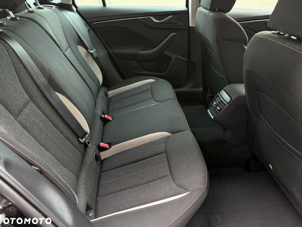 Skoda Kamiq 1.0 TSI Style - 32
