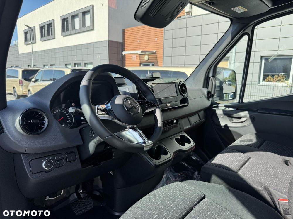 Mercedes-Benz Sprinter - 8