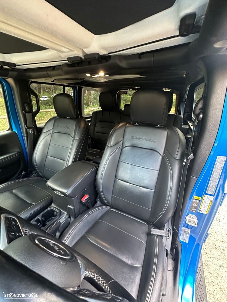 Jeep Wrangler - 12