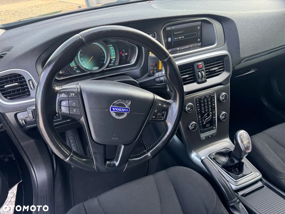 Volvo V40 D2 Momentum - 30