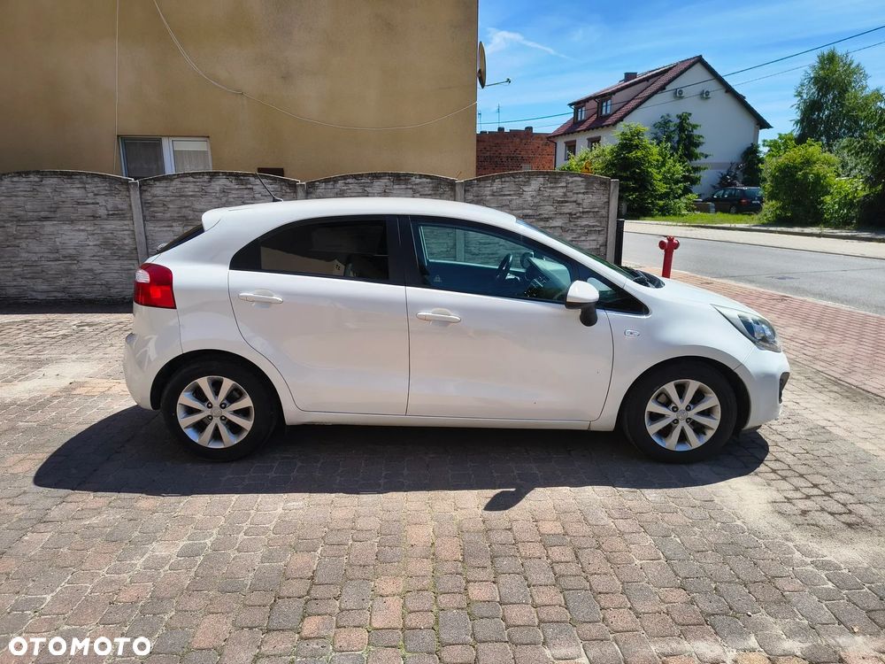 Kia Rio - 4