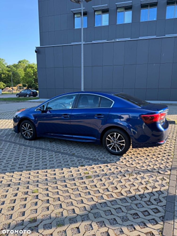 Toyota Avensis 1.6 D-4D Active - 10