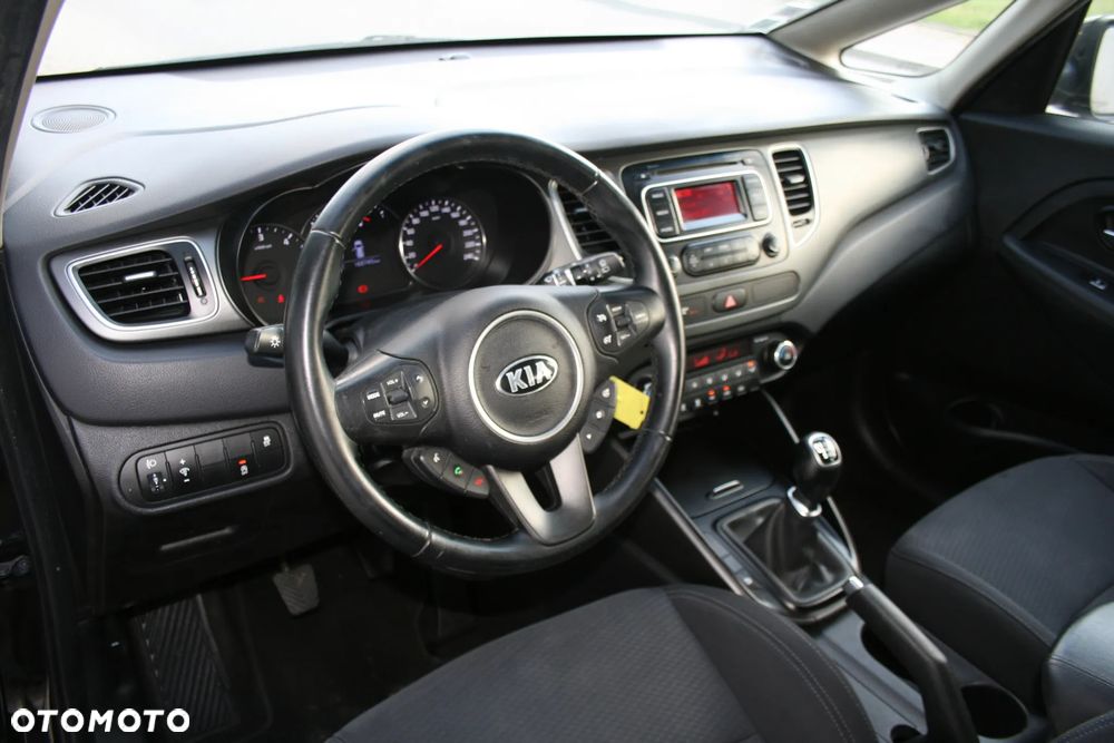 Kia Carens 1.7 CRDi XL 7os - 23
