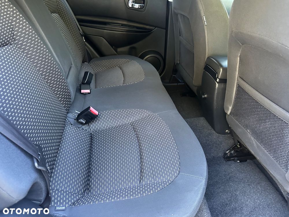 Nissan Qashqai 2.0 dCi DPF acenta - 28