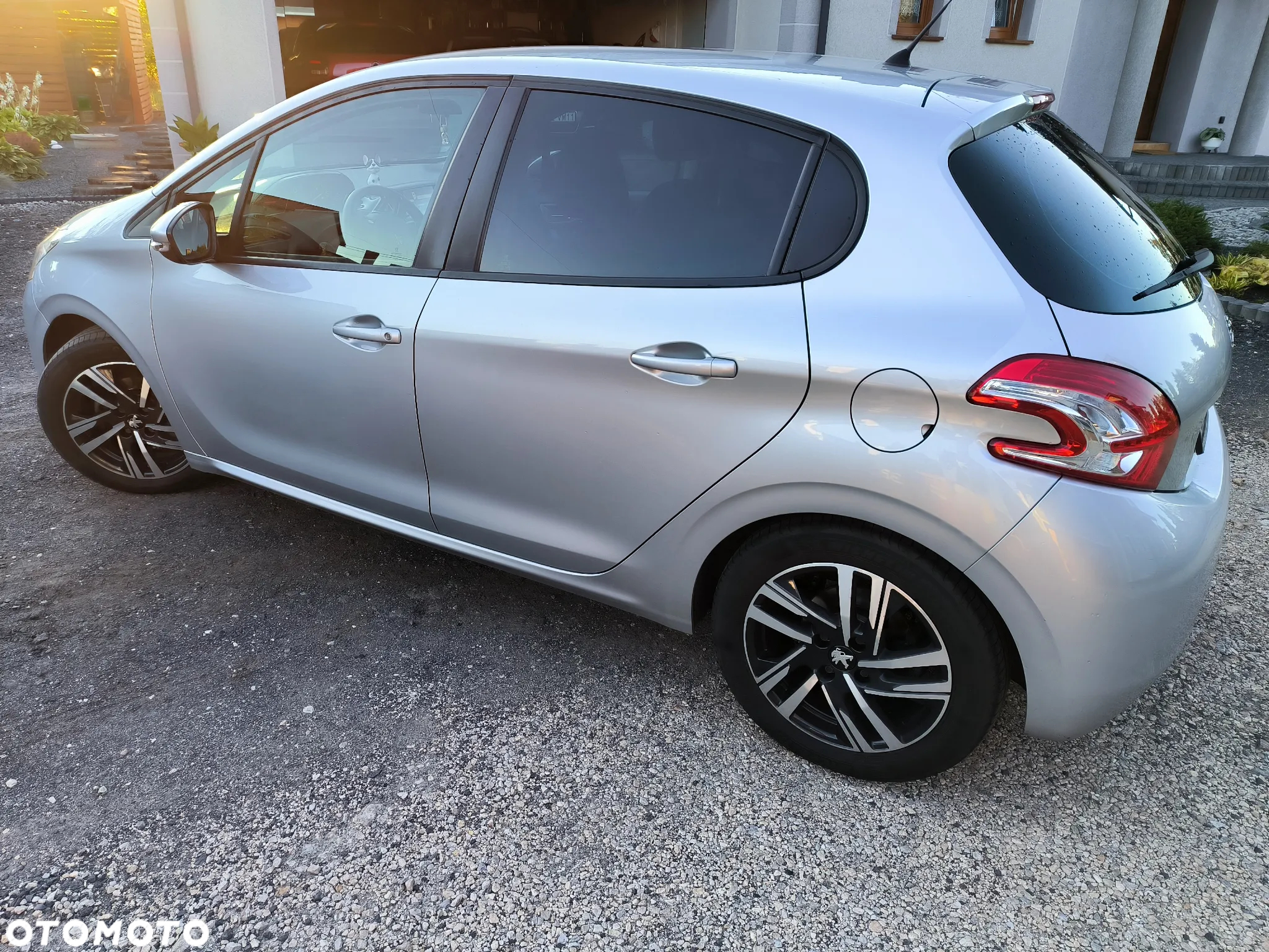 Peugeot 208 1.4 VTi Access - 5