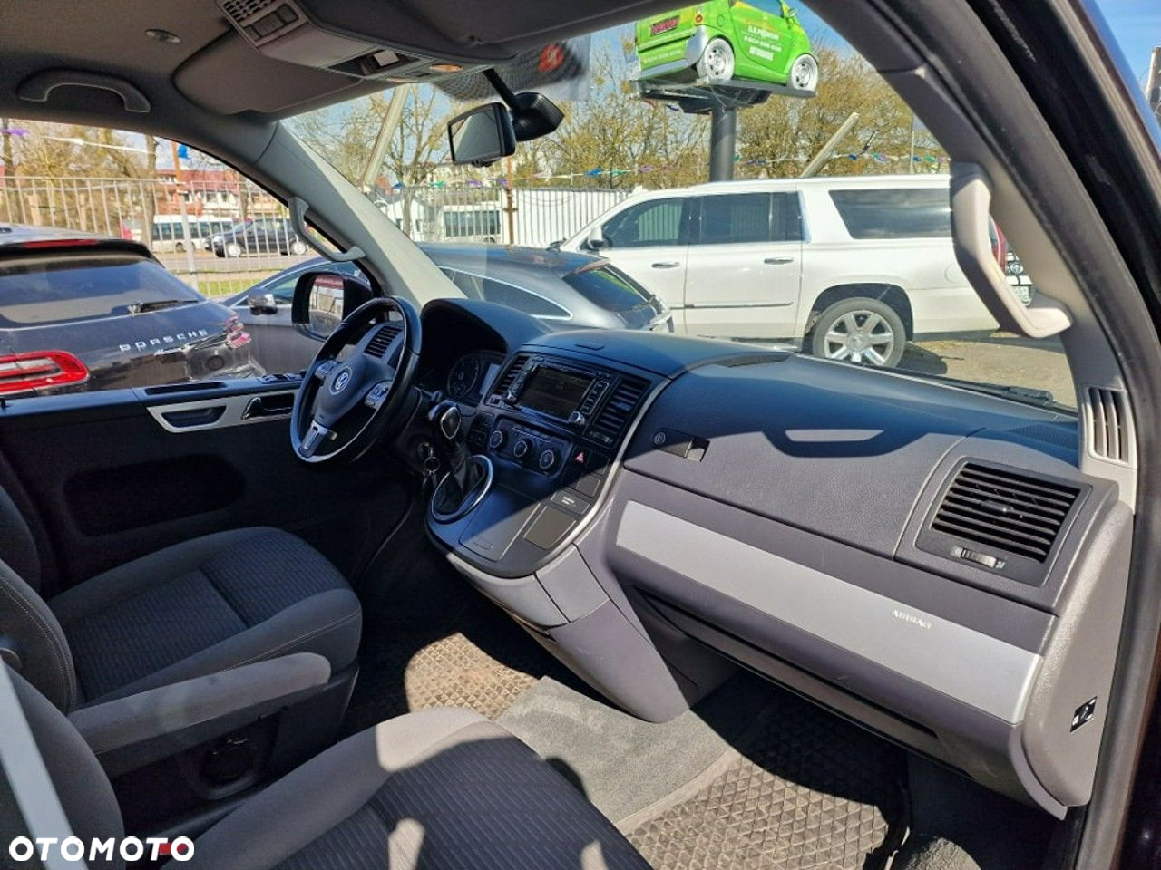Volkswagen Multivan - 30