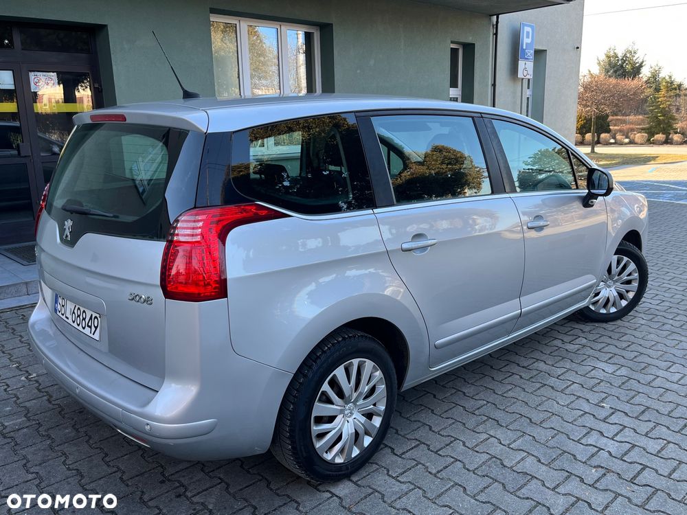 Peugeot 5008 HDI FAP 110 Premium - 11
