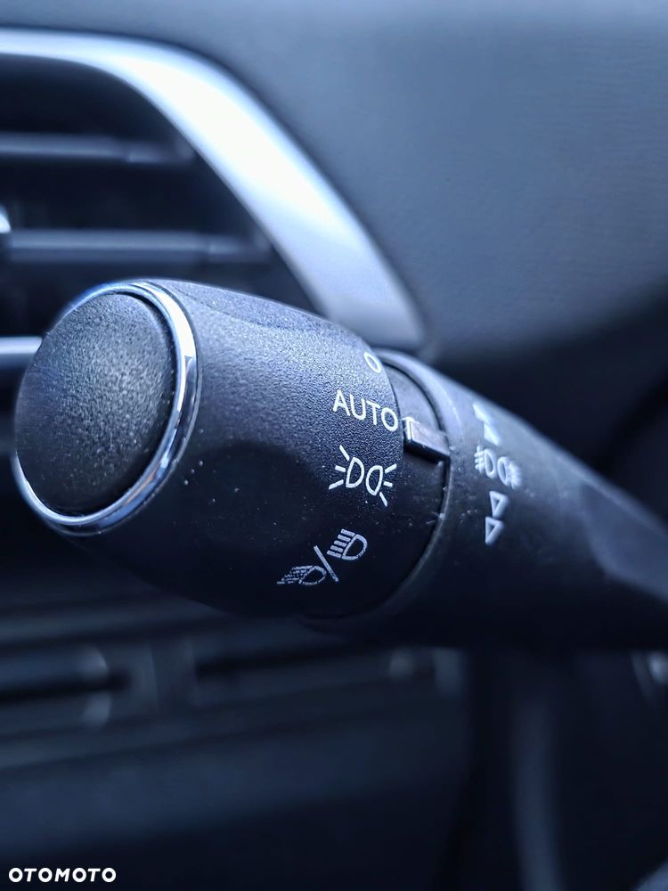 Peugeot 3008 1.2 PureTech Allure S&S - 29