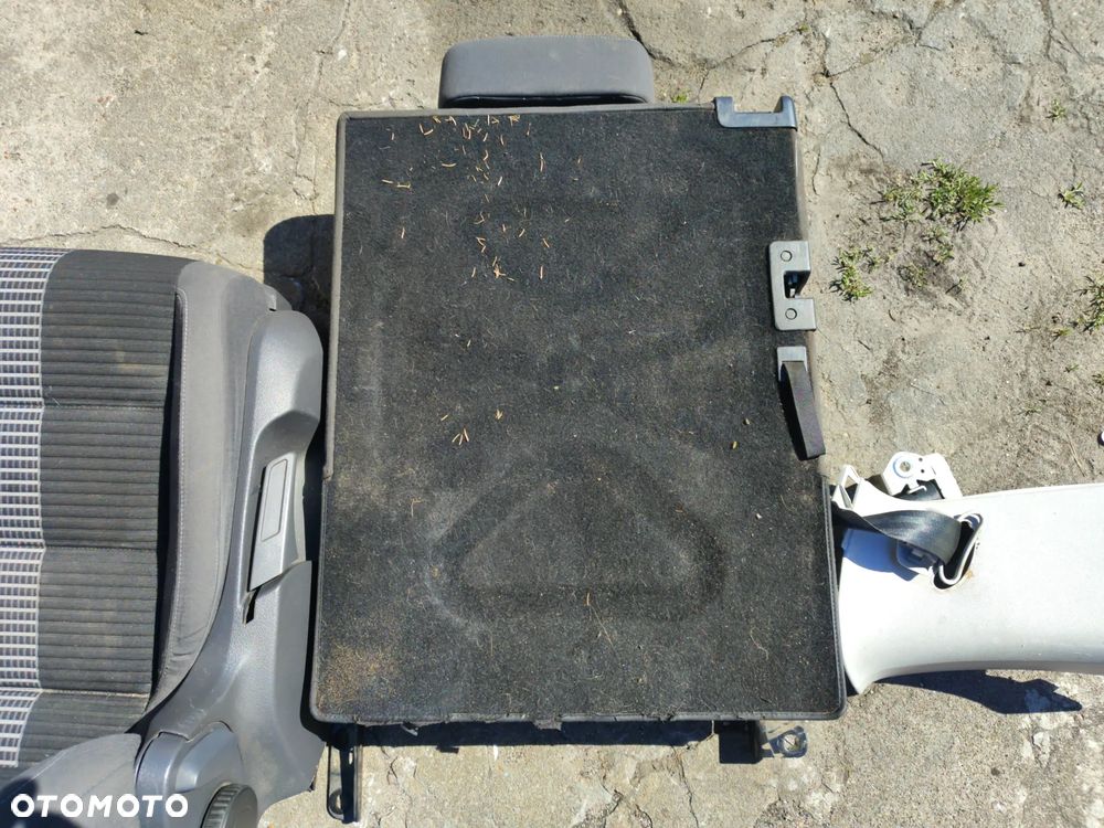 fotel przód x2 + fotel drugi rząd x3 + fotel trzeci rząd x2 plus mocowania boczki kpl. 7 osób do Vw Touran I 03-10r , komplet z foto - 18