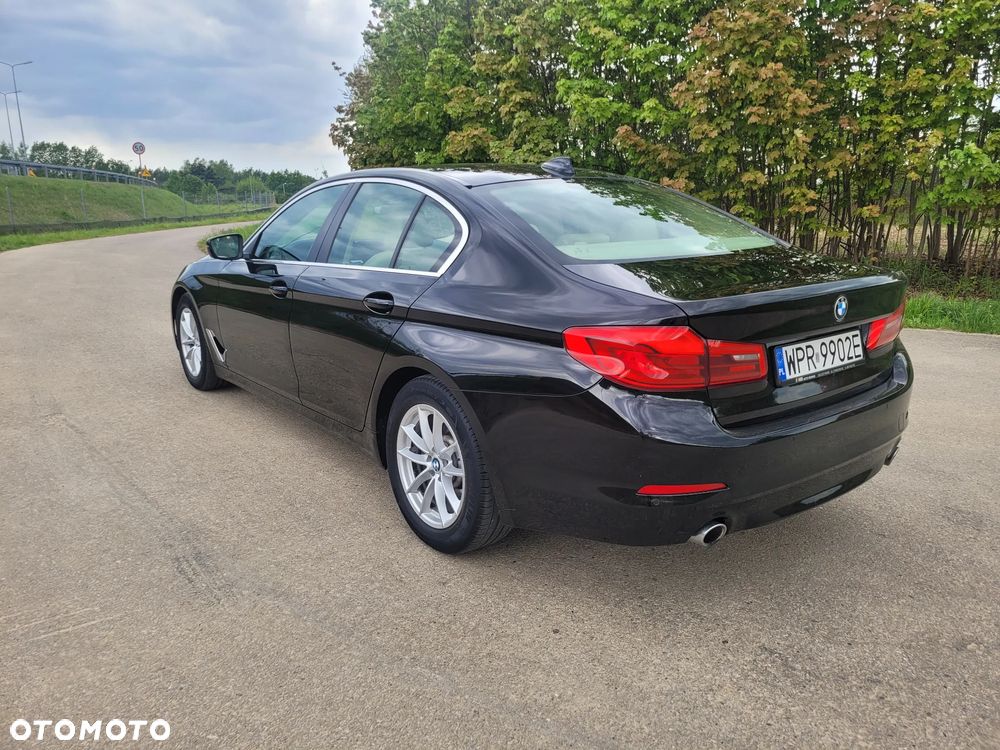 BMW Seria 5 520d Sport Line - 3
