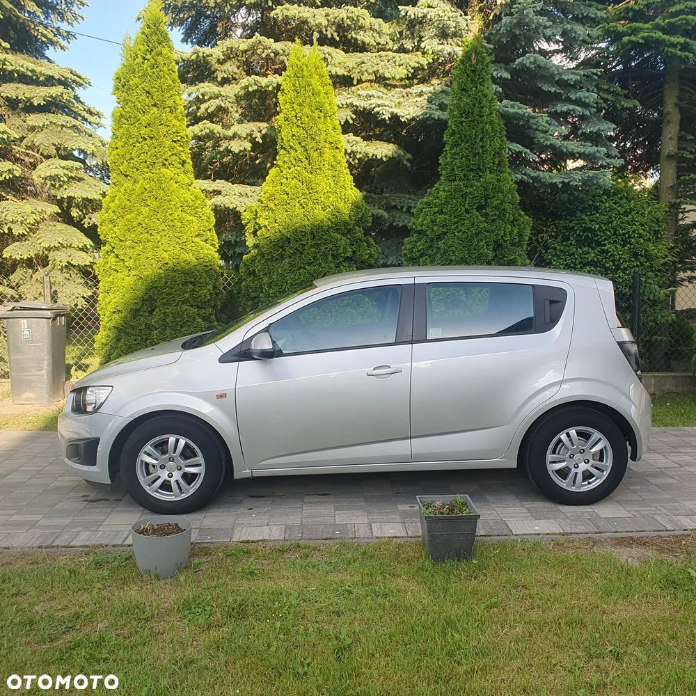 Chevrolet Aveo 1.4 16V LS Design+ - 5