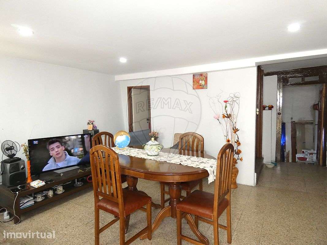 Moradia T2 para venda - Grande imagem: 2/17