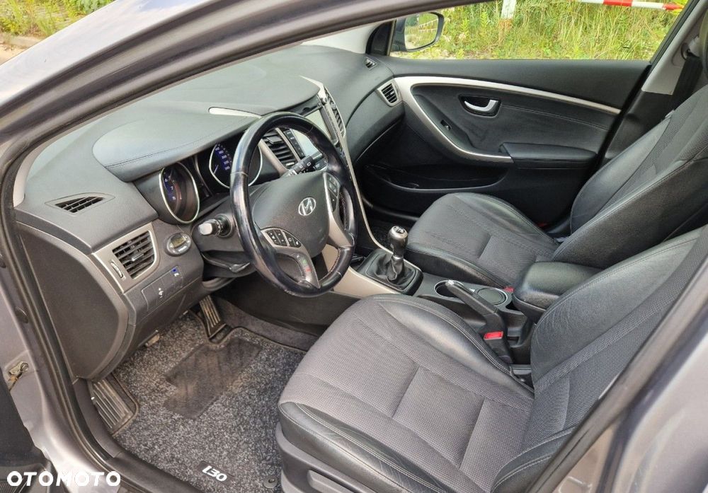 Hyundai i30 blue Kombi 1.6 GDi Style - 19