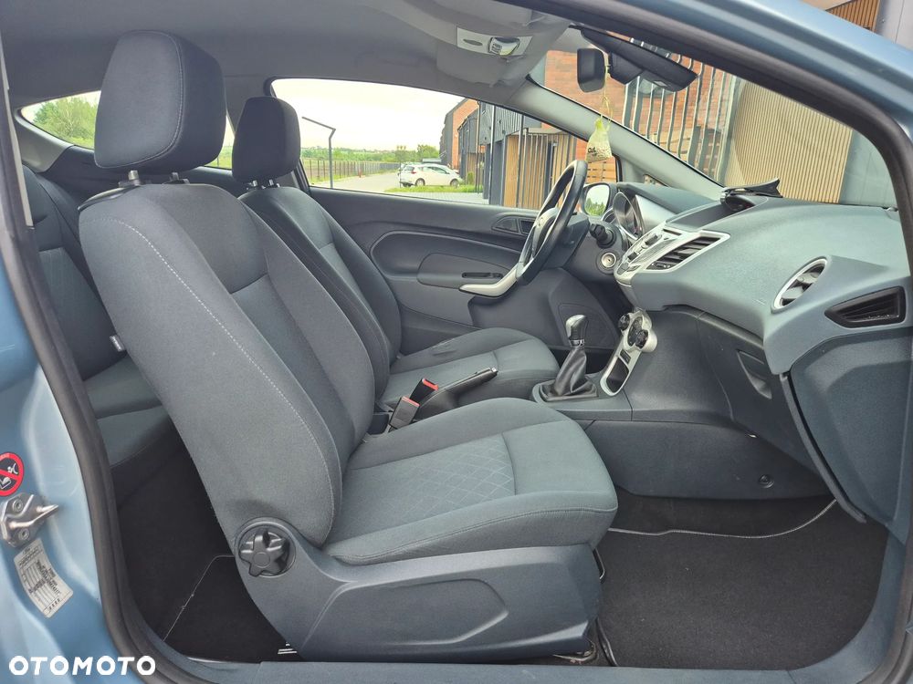 Ford Fiesta 1.25 Ghia - 8