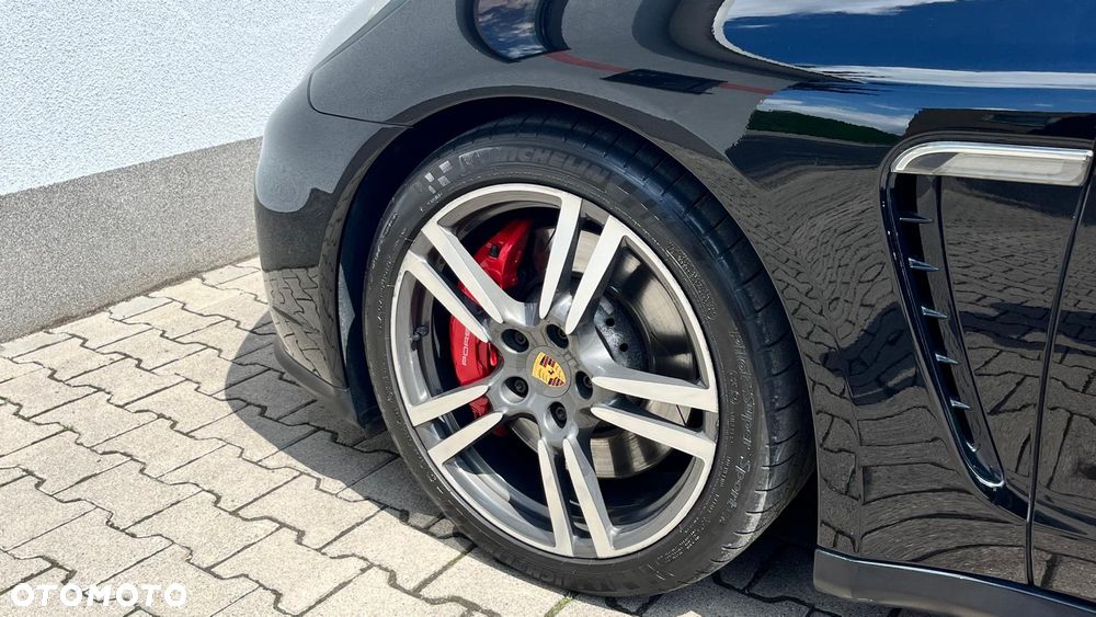 Porsche Panamera GTS - 31