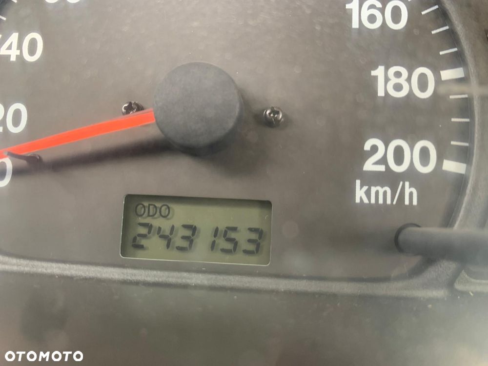 Suzuki Grand Vitara 2.5 V6 - 9