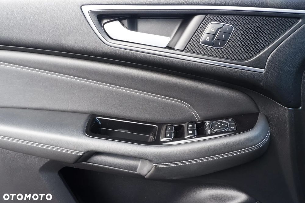 Ford S-Max 2.0 TDCi 4WD Titanium PowerShift - 24