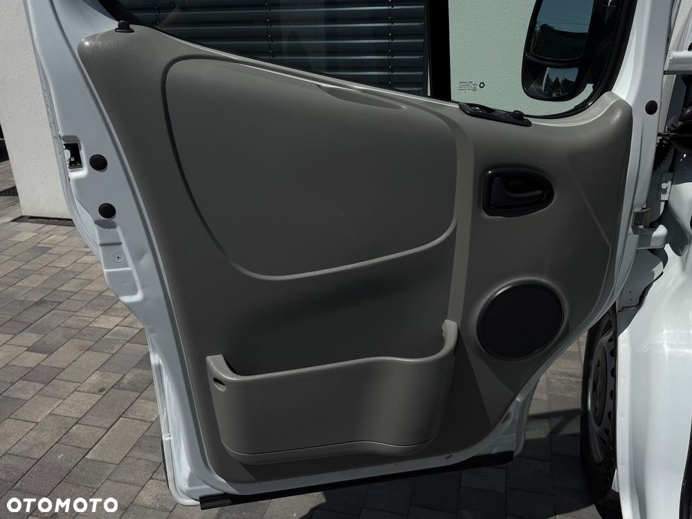 Opel Vivaro - 10