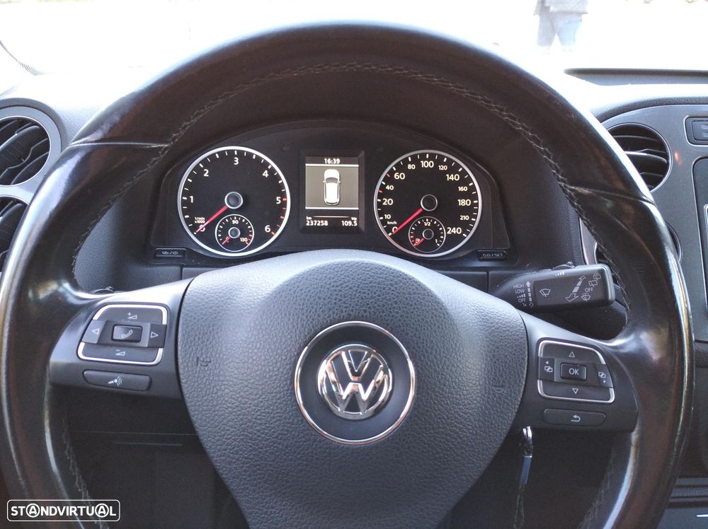 VW Tiguan 2.0 TDi Sport BlueMotion 4Motion - 18