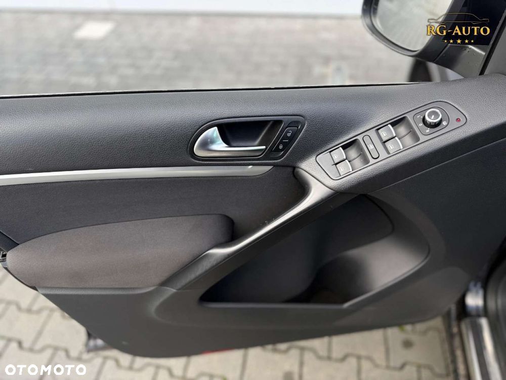 Volkswagen Tiguan - 33