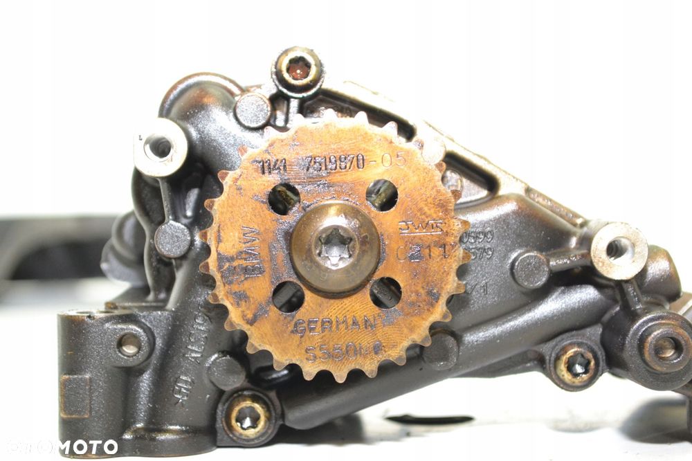 Pompa oleju BMW 5 E60 E61 7519870 - 8