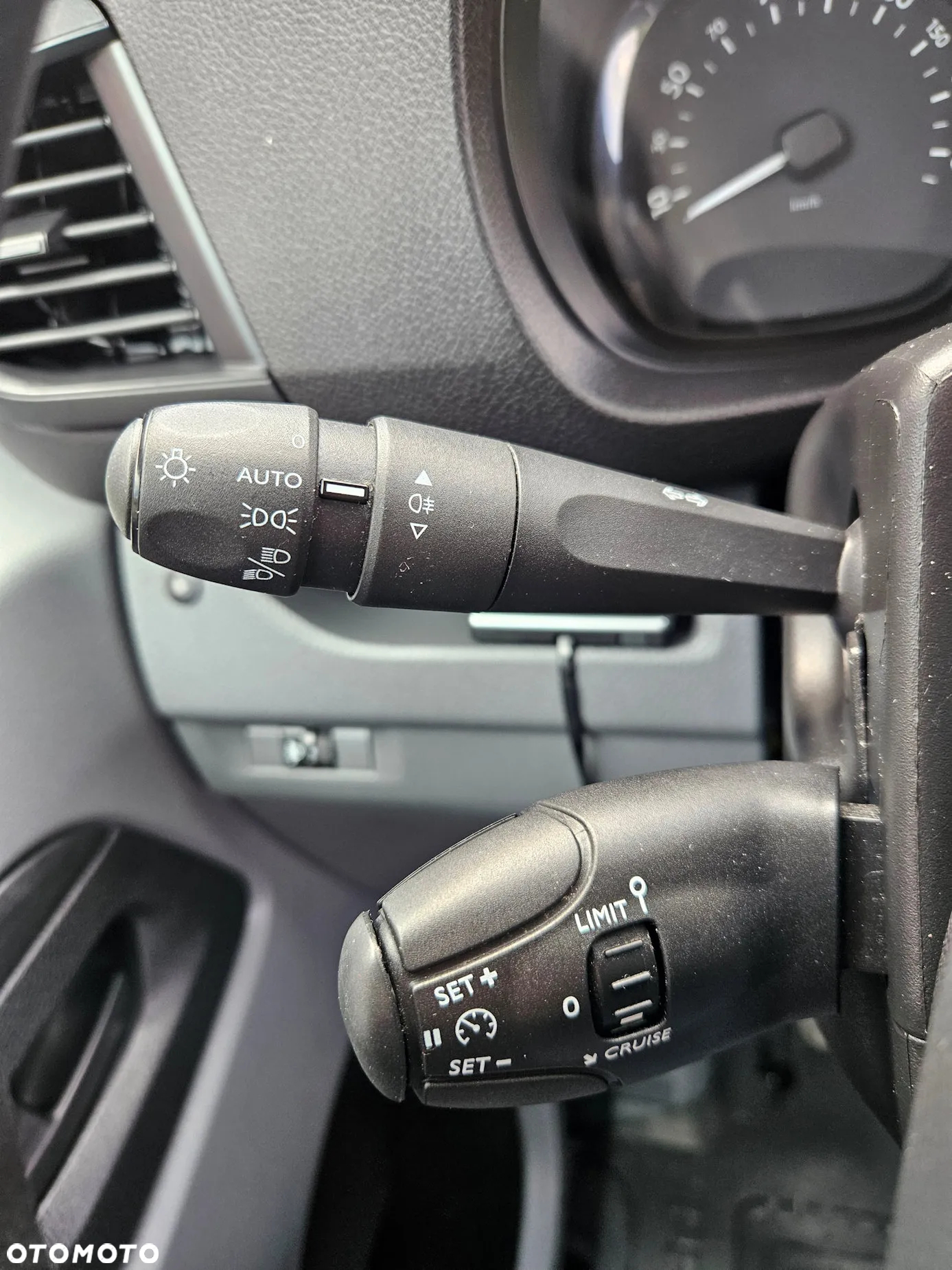 Toyota PROACE M 2.0 122KM - 10