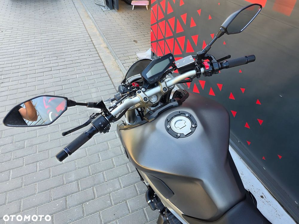 Yamaha MT - 17