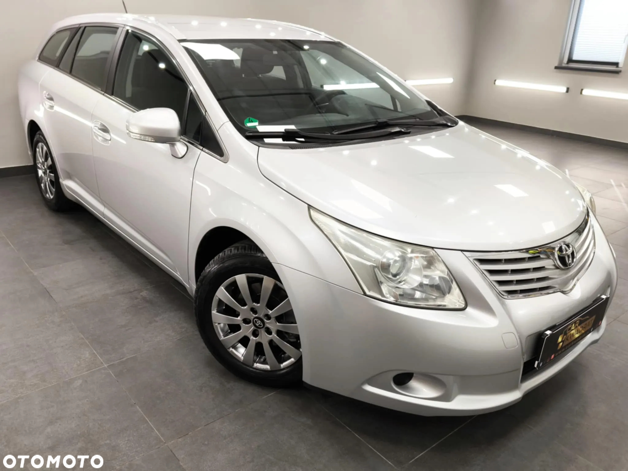 Toyota Avensis Combi 1.6 - 10