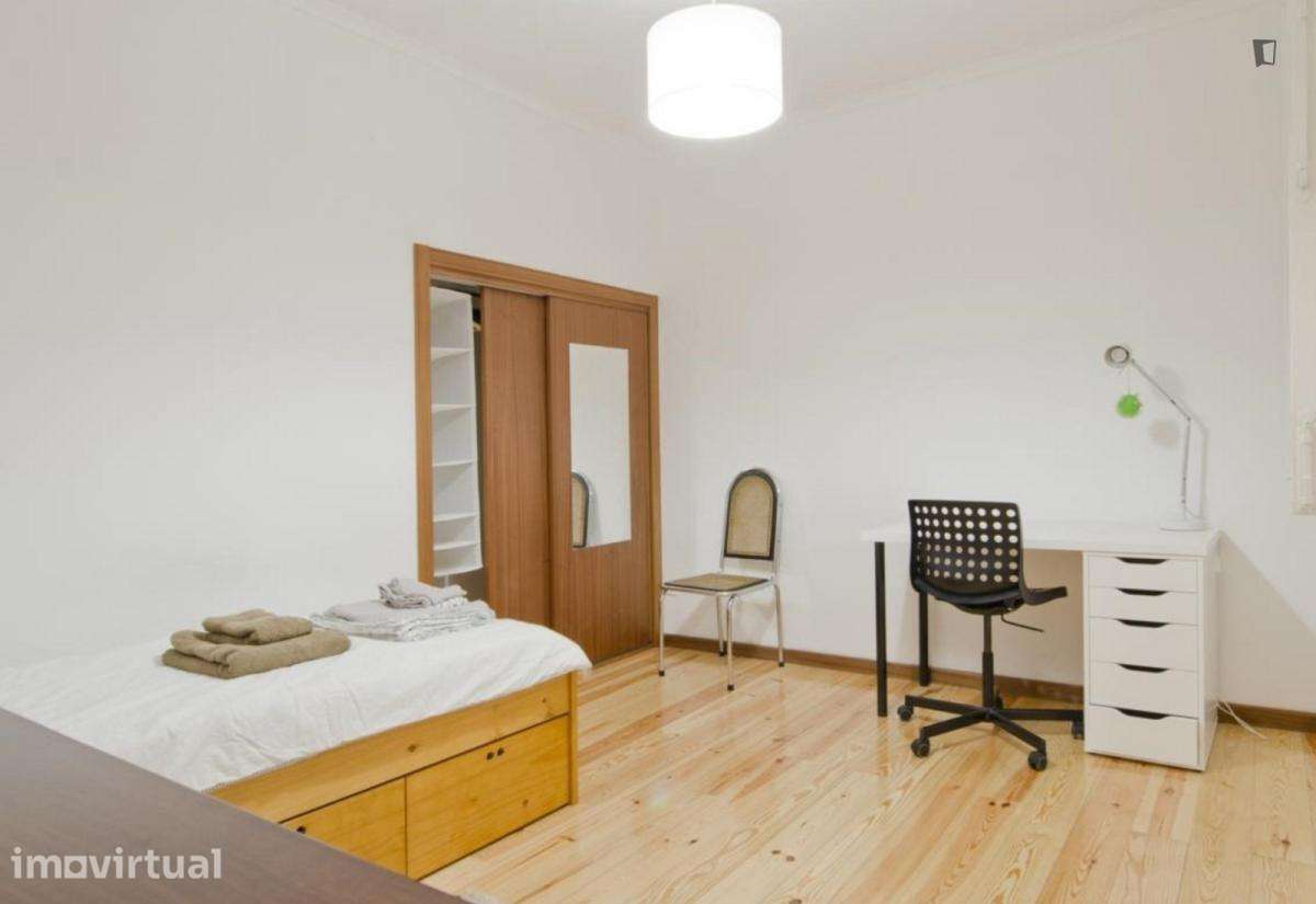 Quarto - localizado em Sete Rios Lisbon - Grande imagem: 3/14