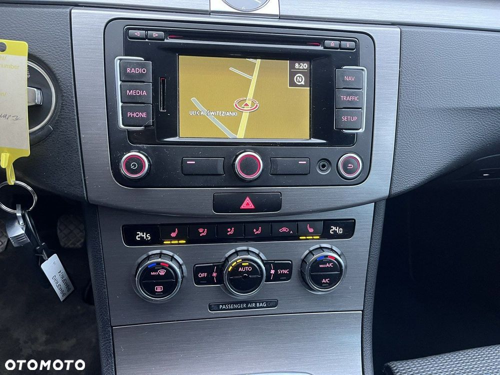 Volkswagen Passat - 17