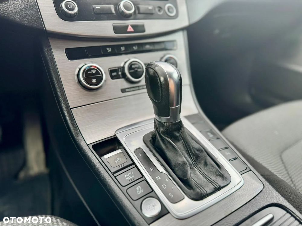 Volkswagen Passat 2.0 TDI Highline DSG - 4